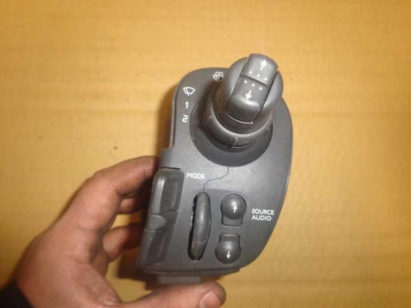 COMMODO RENAULT (COTE DROIT) KANGOO/ CLIO  2010 - Vue 2